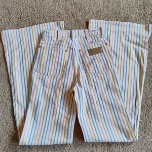 🤠SOLD🤠NWT Rainbow Wrangler Flares